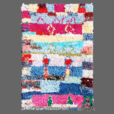 Le motif artistique de ce tapis de Boucherouite offre de l´art cubiste de façon berbère.