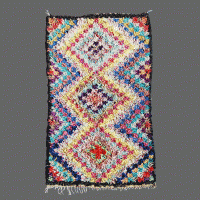 Un kaléidoscope de couleurs dans cette collection de tapis Boucherouite